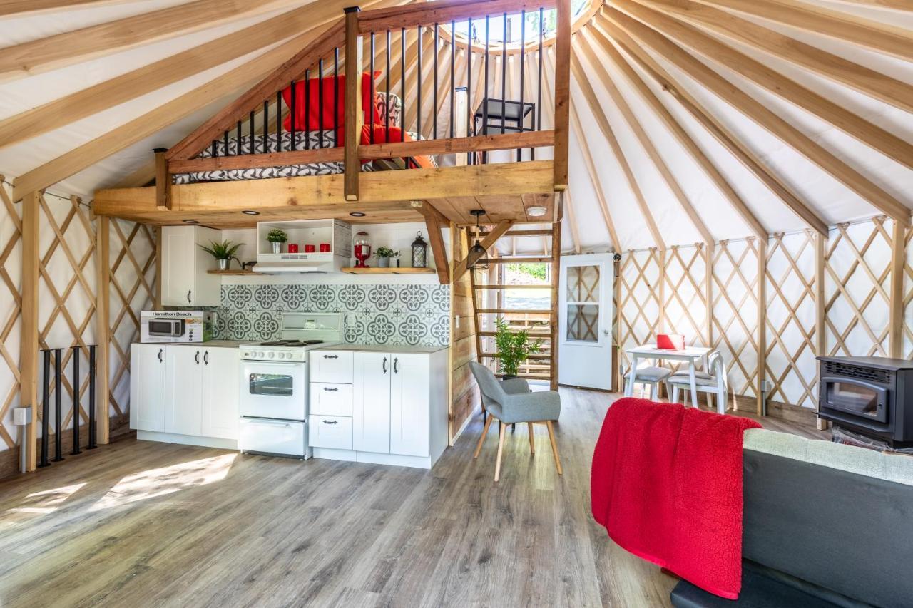 Yourtes Glamping Du Poisson Blanc Notre-Dame-du-Laus Екстер'єр фото