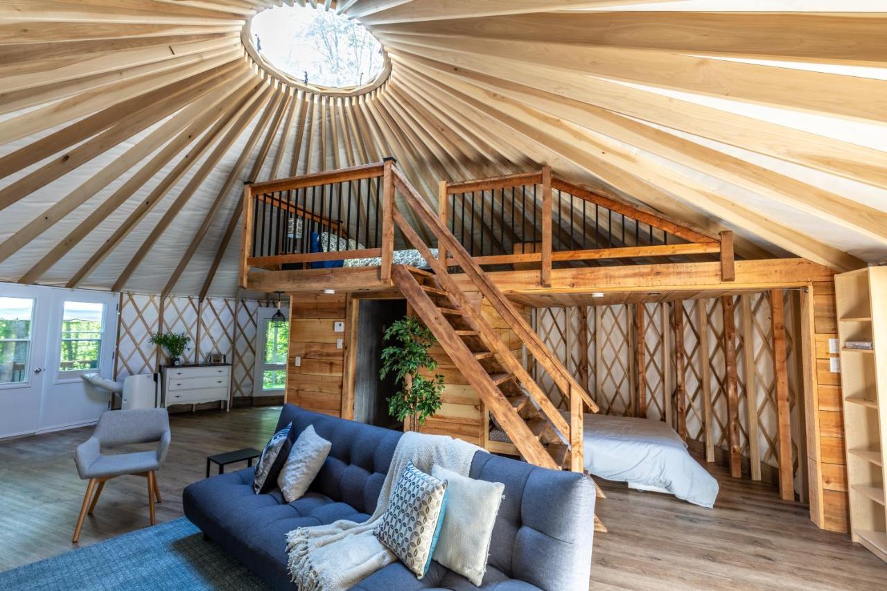 Yourtes Glamping Du Poisson Blanc Notre-Dame-du-Laus Екстер'єр фото