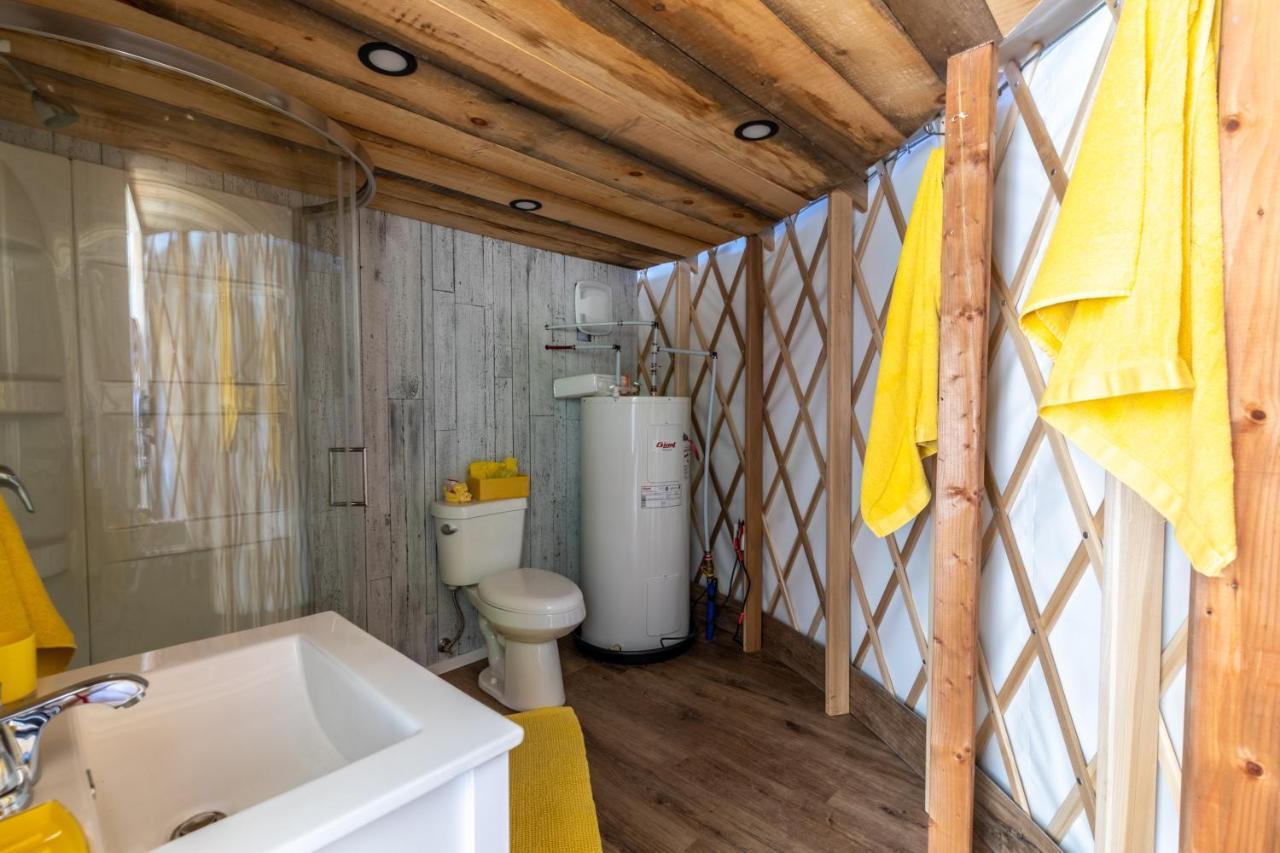 Yourtes Glamping Du Poisson Blanc Notre-Dame-du-Laus Екстер'єр фото