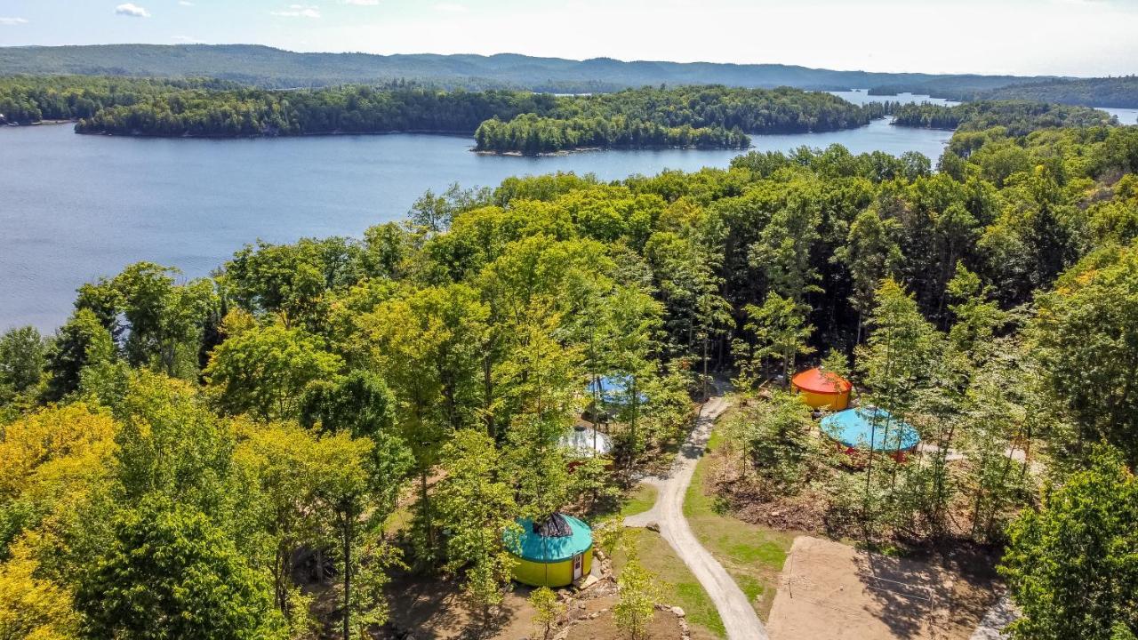 Yourtes Glamping Du Poisson Blanc Notre-Dame-du-Laus Екстер'єр фото