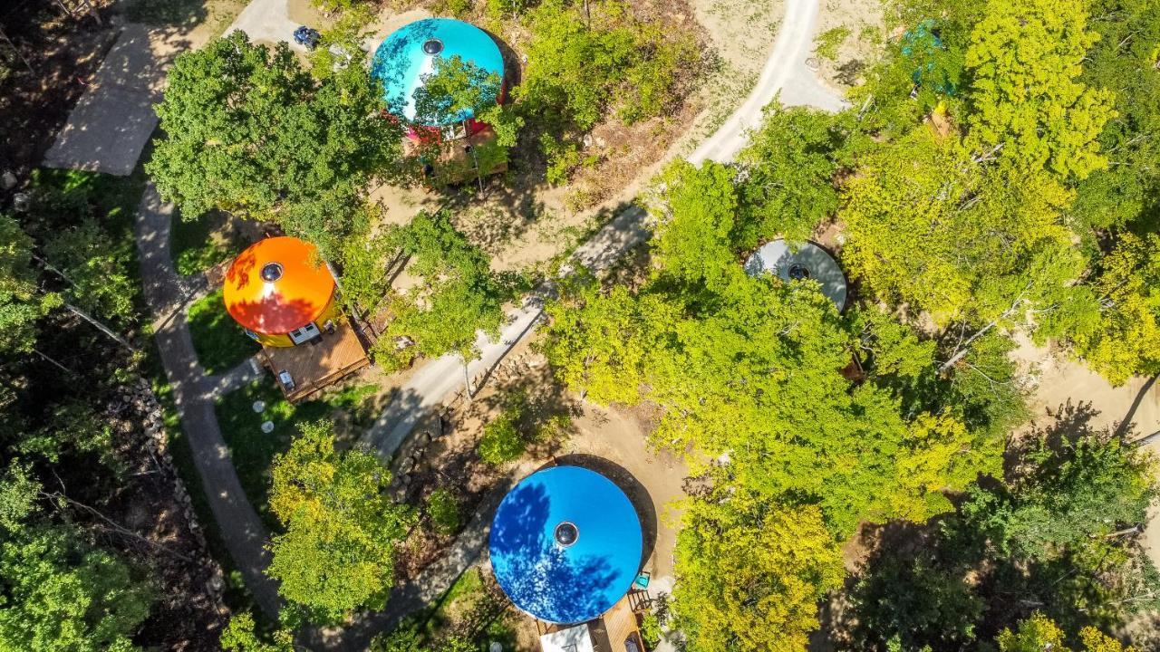 Yourtes Glamping Du Poisson Blanc Notre-Dame-du-Laus Екстер'єр фото